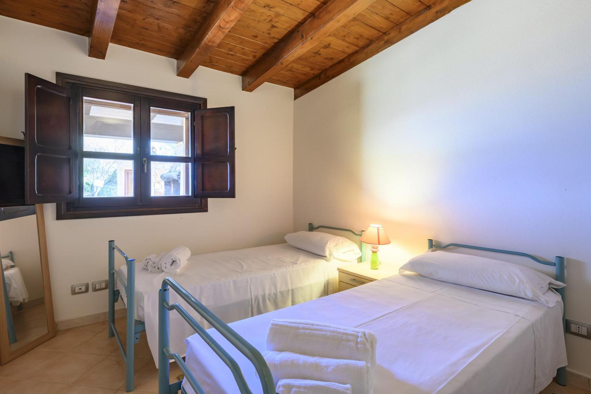 Villa Il Panorama Di Orri ตอร์โตลี ภายนอก รูปภาพ