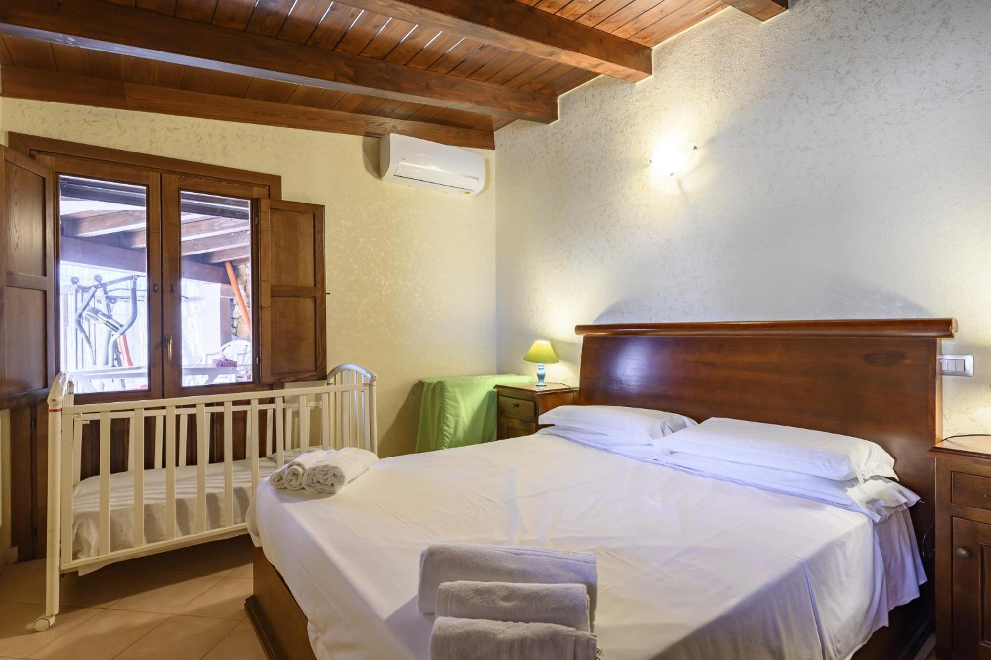 Villa Il Panorama Di Orri ตอร์โตลี ภายนอก รูปภาพ